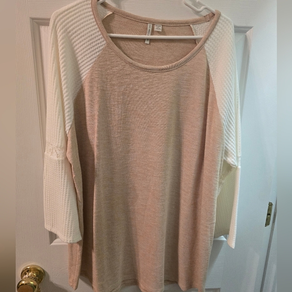 CATO Beige and White Long Sleeve Top Size 18/20 - Picture 1 of 5
